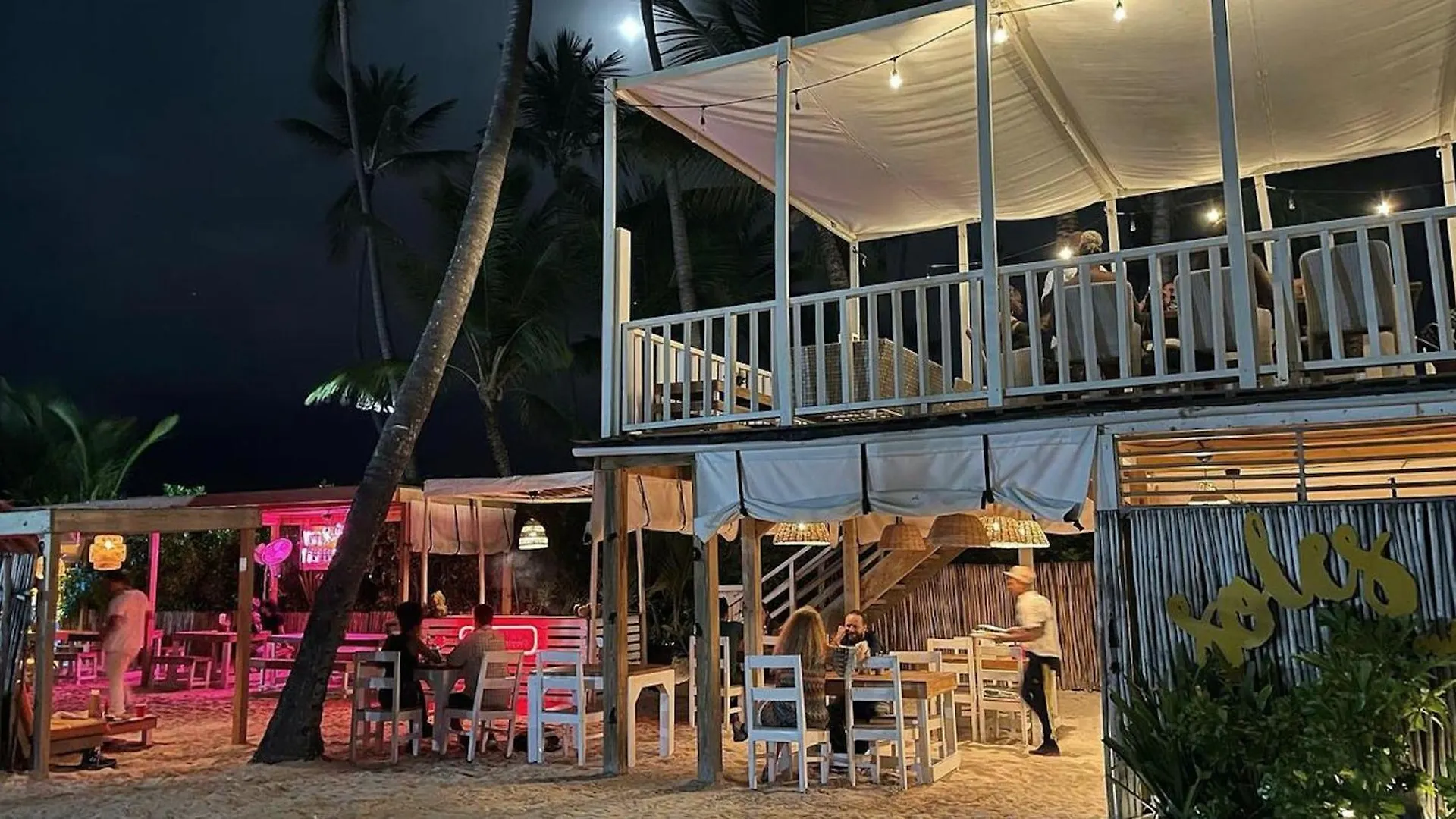 Sunny Suites With Rooftop Pool And Spa - Playa Los Corales Punta Cana Apart Otel