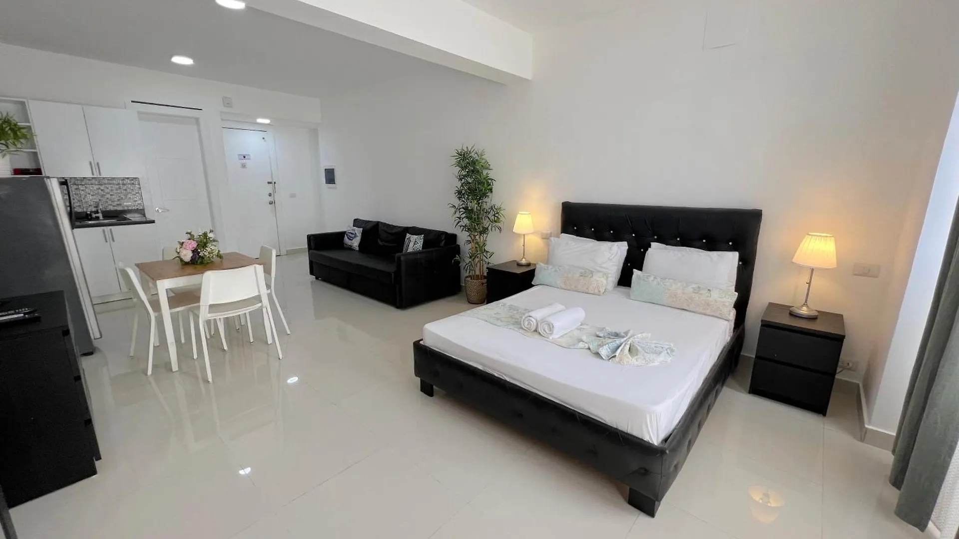 Sunny Suites With Rooftop Pool And Spa - Playa Los Corales Punta Cana Apart Otel