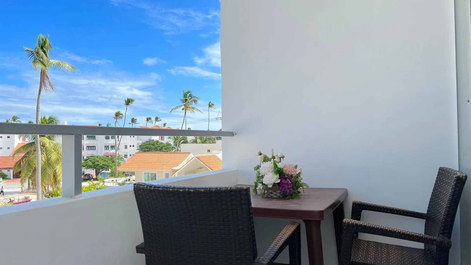 Apart Otel Sunny Suites With Rooftop Pool And Spa - Playa Los Corales Punta Cana
