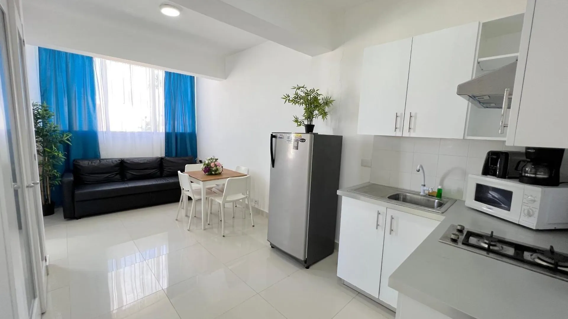 Sunny Suites With Rooftop Pool And Spa - Playa Los Corales Punta Cana Apart Otel