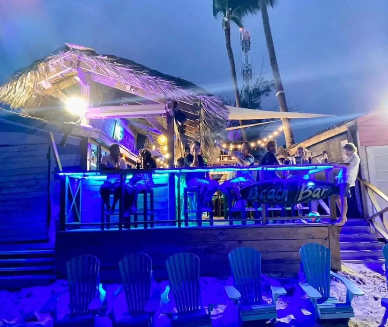 Sunny Suites With Rooftop Pool And Spa - Playa Los Corales 蓬塔卡纳 公寓式酒店