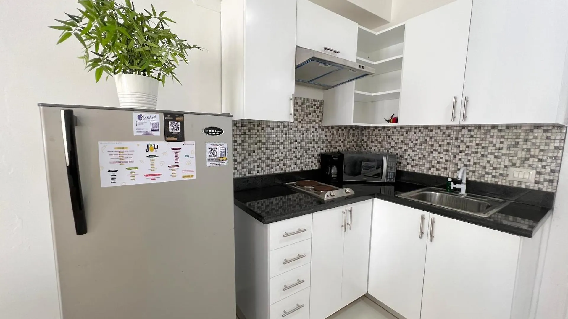 Sunny Suites With Rooftop Pool And Spa - Playa Los Corales 蓬塔卡纳 5*,