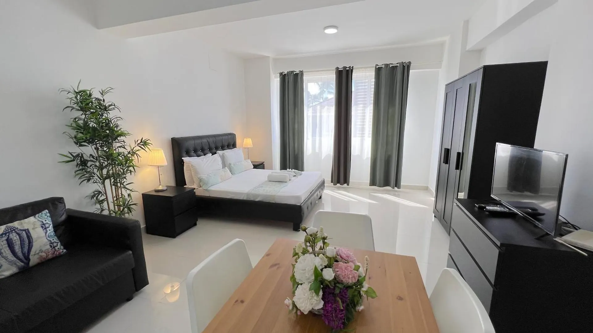 Sunny Suites With Rooftop Pool And Spa - Playa Los Corales 蓬塔卡纳 5*,  多米尼加共和国