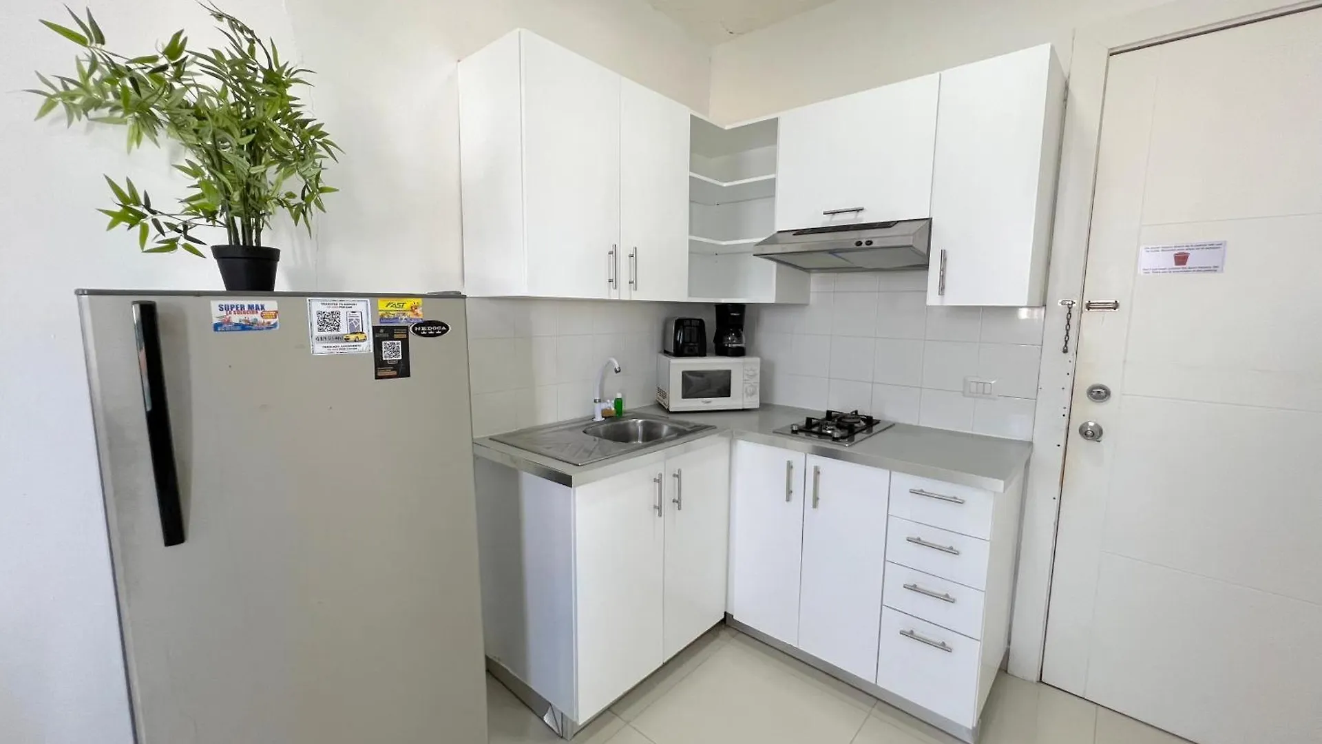 Sunny Suites With Rooftop Pool And Spa - Playa Los Corales 蓬塔卡纳 5*,